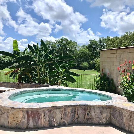 Waterwheel Retreat Apartment New Braunfels Luaran gambar