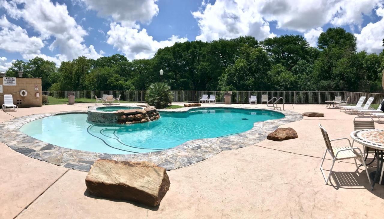 Waterwheel Retreat Apartment New Braunfels Luaran gambar